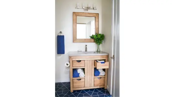 Subtle decorations give this bathroom a spa-like atmosphere.