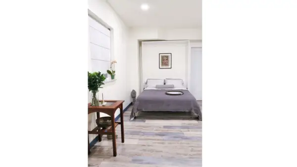 Murphy bed in the guestroom.