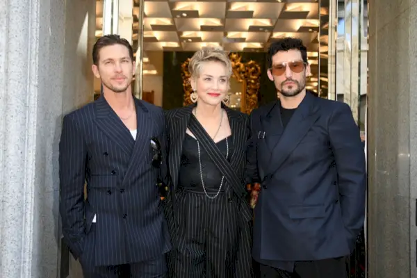 Adam Senn Sharon Stone Sam Webb 2022 Dolce & Gabbana Trajes de sastrería Montenapoleone