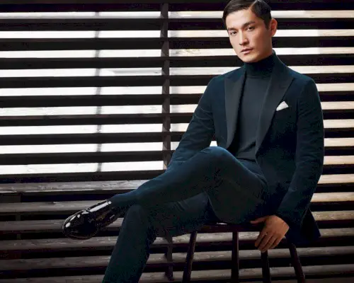 ベルベットで自己主張する上田大輔がアトリエ・マンローの前で登場