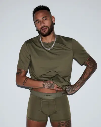 Będąc w centrum uwagi, Neymar Jr. nosi SKIMS