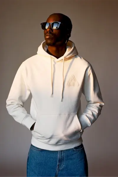 Unbekannte T-Stars in der CK1-Kampagne von Calvin Klein Palace.