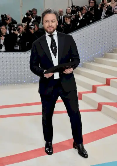 James McAvoy bærer Dunhill til Met Gala 2023.