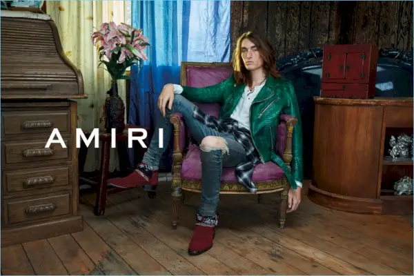 Niko Traubman joue dans AMIRI