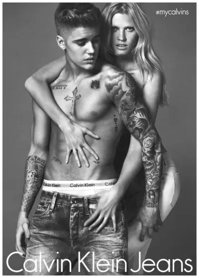 Le chanteur Justin Bieber a posé avec Lara Stone pour Calvin Klein Jeans