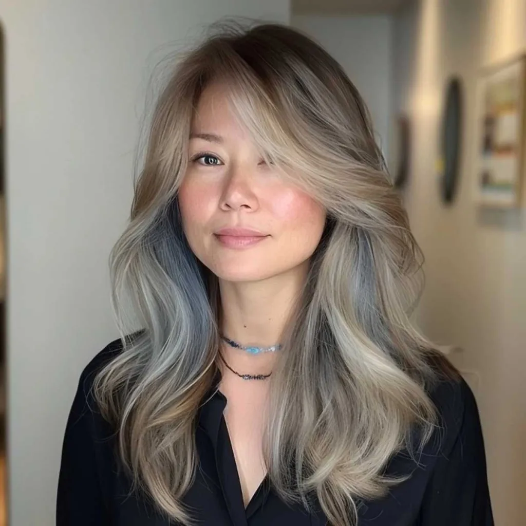 Caras de reina de corazones en tonos joya' title=