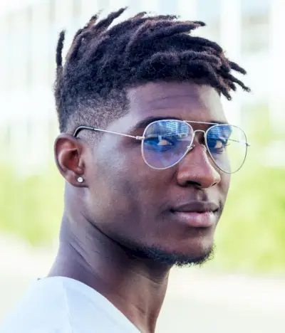 Dreads à balayage latéral pour hommes