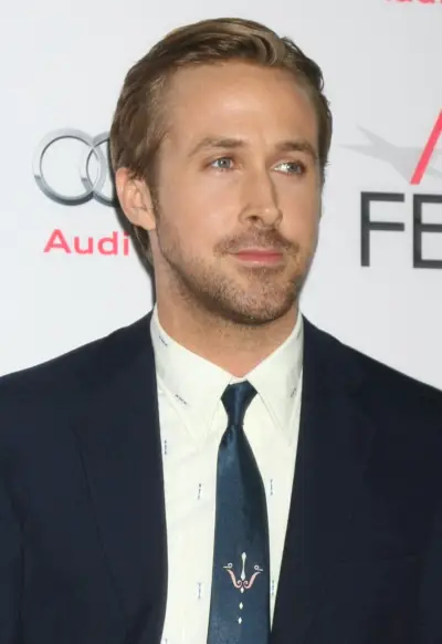 Corte de cabelo penteado lateral de Ryan Gosling 2015