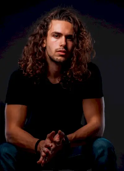 Cheveux Longs Bouclés Hommes En Couches