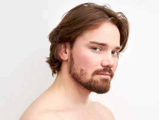 Muži s vrstveným střihem