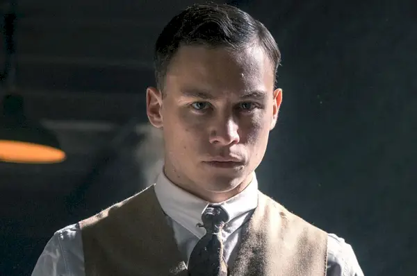 マイケル・グレイの髪型 ピーキー・ブラインダーズ フィン・コール