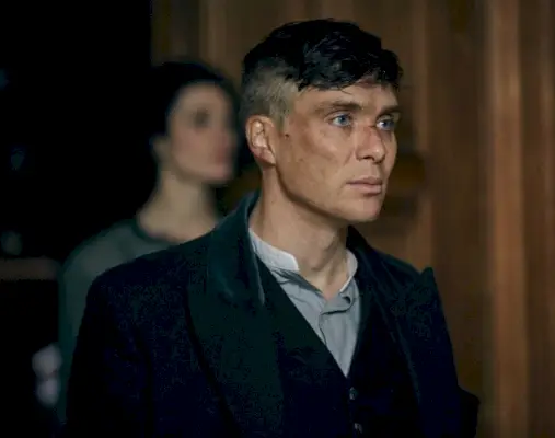 トーマス シェルビー ヘアカット ピーキー ブラインダーズ テクスチャード フレンチ クロップ