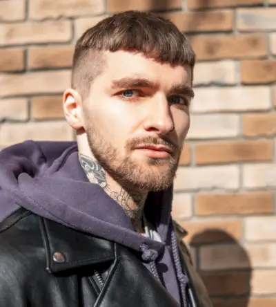 Frange droite courte française