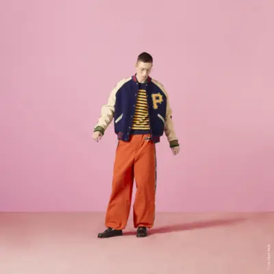 Gucci representerar för Pittsburgh Pirates med sin snygga varsity-jacka från Gucci MLB-kapselkollektionen.