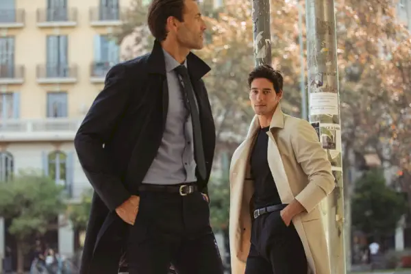 ホッカティのハイライトとして定番のトレンチコートが登場