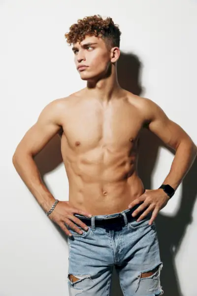 Jeans taille moyenne pour hommes