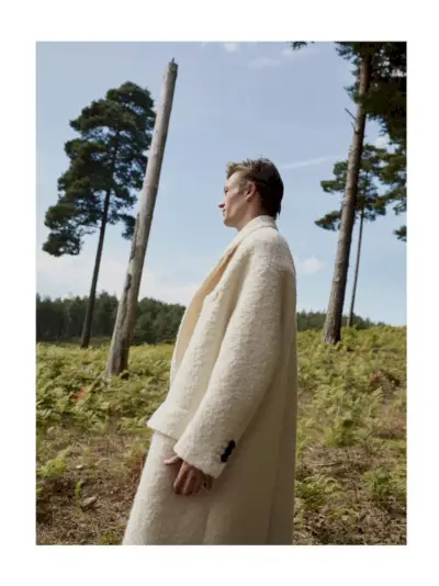 Finnlay Davis valkā AMI lielizmēra mīkstas vilnas mēteli baltā krāsā.