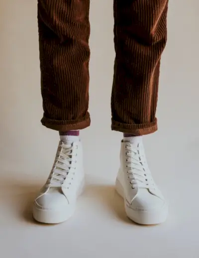 Pantalon en velours côtelé Image recadrée en gros plan