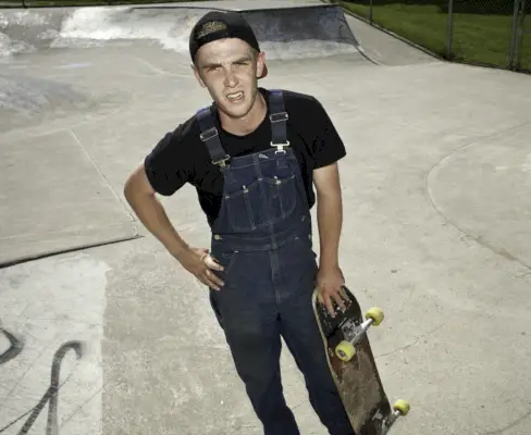 Salopete de modă pentru bărbați din anii 90 Skateboarder