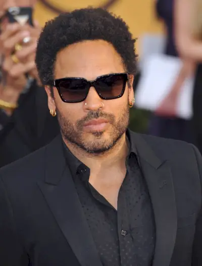 Lenny Kravitz piercings au nez