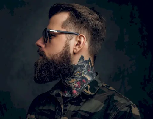 Tatuaj pe gât de lup bărbați