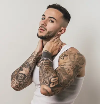 Nápady na tetování pro muže Biceps Crop