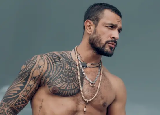 Nápady na tetování pro muže kmenové tetování na rameni