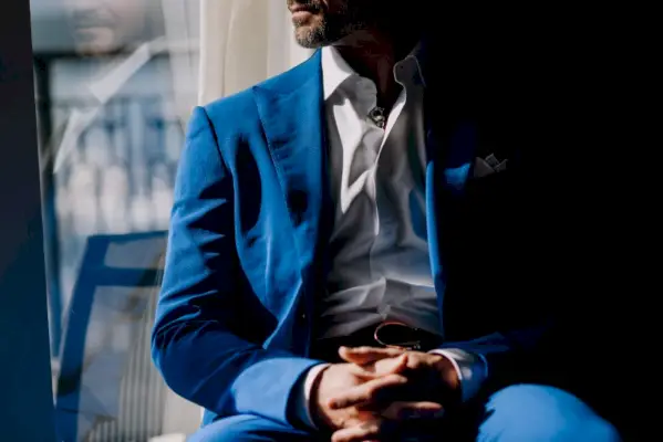 סגנונות חליפת גברים כחול רויאל