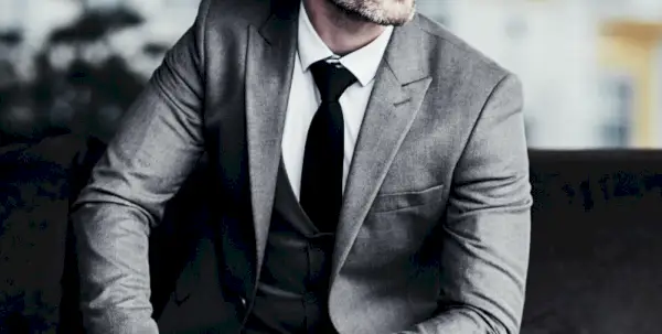 סגנונות חליפת גברים שיא דשי