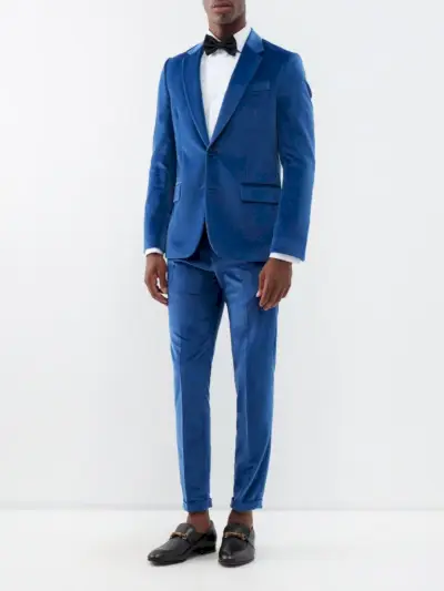Luid het nieuwe jaar in door blauw fluweel te dragen, zoals deze look van Paul Smith.