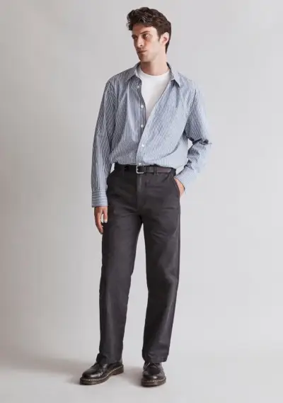 Chinobroeken bezetten op briljante wijze het gebied tussen casual en formeel.