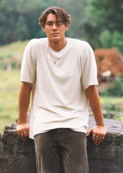 ソフトボーイ 美的ベーシック T シャツ