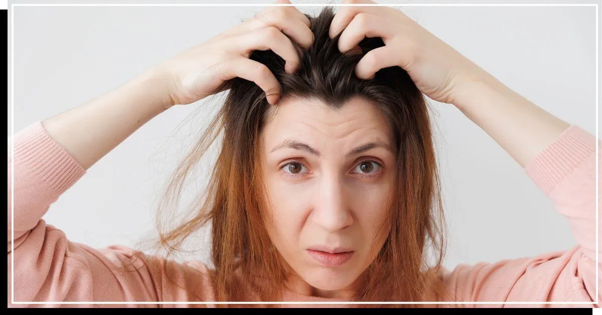 Skrāpējot niezošu galvas ādu' title=