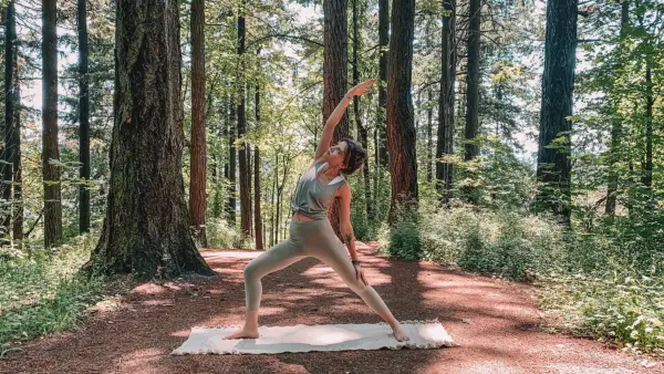 Reverse Warrior Pose in Yoga