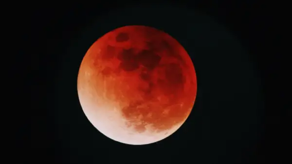O que a próxima lua de sangue em março significa para você