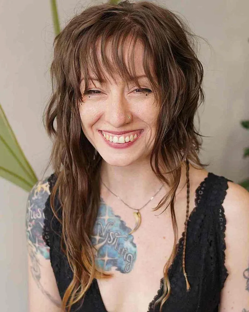 Peinado desigual muy asimétrico para mujeres atrevidas.' title=