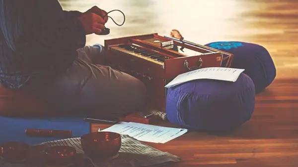 Trova il potere della voce nel tuo chakra della gola