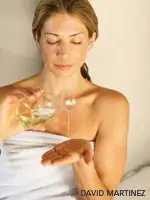 Kā: ajūrvēdas siltas eļļas masāža