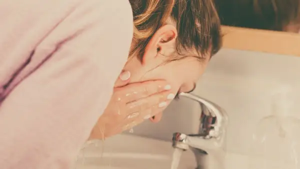 Holen Sie sich leuchtende Haut: DIY Ayurveda -Gesichtswaschrezept