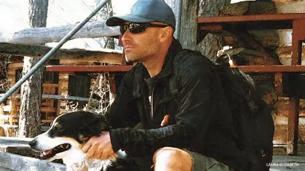 Faceți cunoștință cu Nick Manci: profesor de yoga care îi ajută pe veterinari să -și găsească războinicul interior