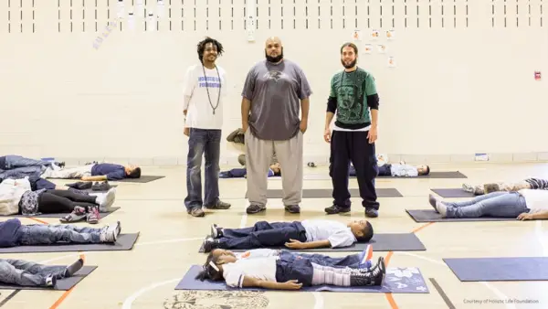 Grunnleggerne av Holistic Life Foundation forteller sin yogahistorie