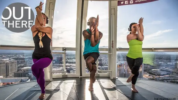 Der ute: Øv høy rullyoga over Las Vegas -stripen