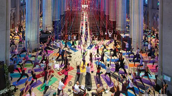 5 Foto di yoga di gruppo ispiratrice da lettori