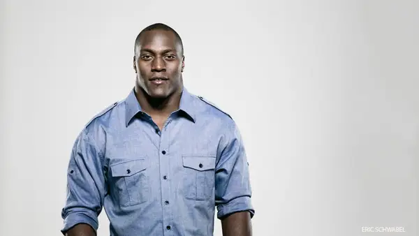 5 rzeczy, które należy wiedzieć o NFL Linebacker Yogi Takeo Spikes