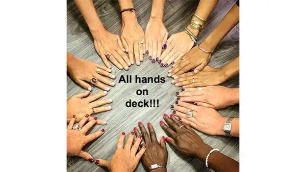 10 Yogisove volilne reakcije za obnovo naše vere v ljubezen