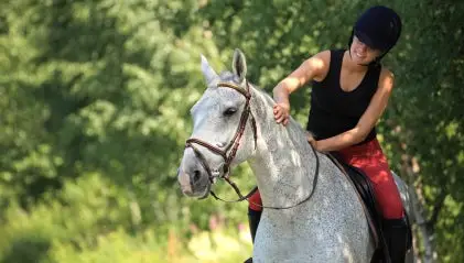 Jóga na koni jazdia na koni