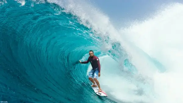 Se dissoudre en paix tout en surfant vers Nirvana lors d'une retraite de yoga
