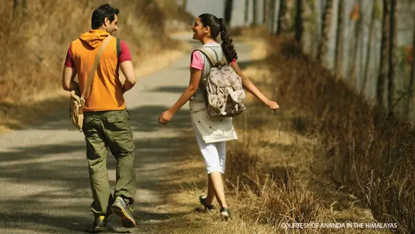 Refléter le renouvellement à Rishikesh, Inde