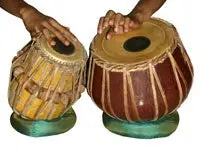 Cum practica lui Trevor Hall îi inspiră muzica