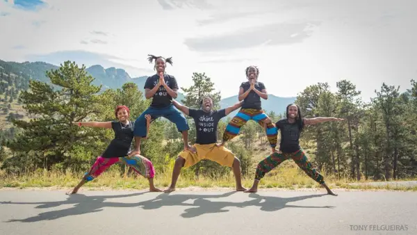 „Seva“ joga: praktikos galios visame pasaulyje galios